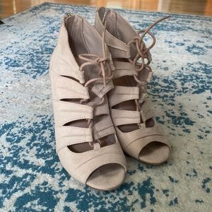 Lace-up Tan/Cream High Heels